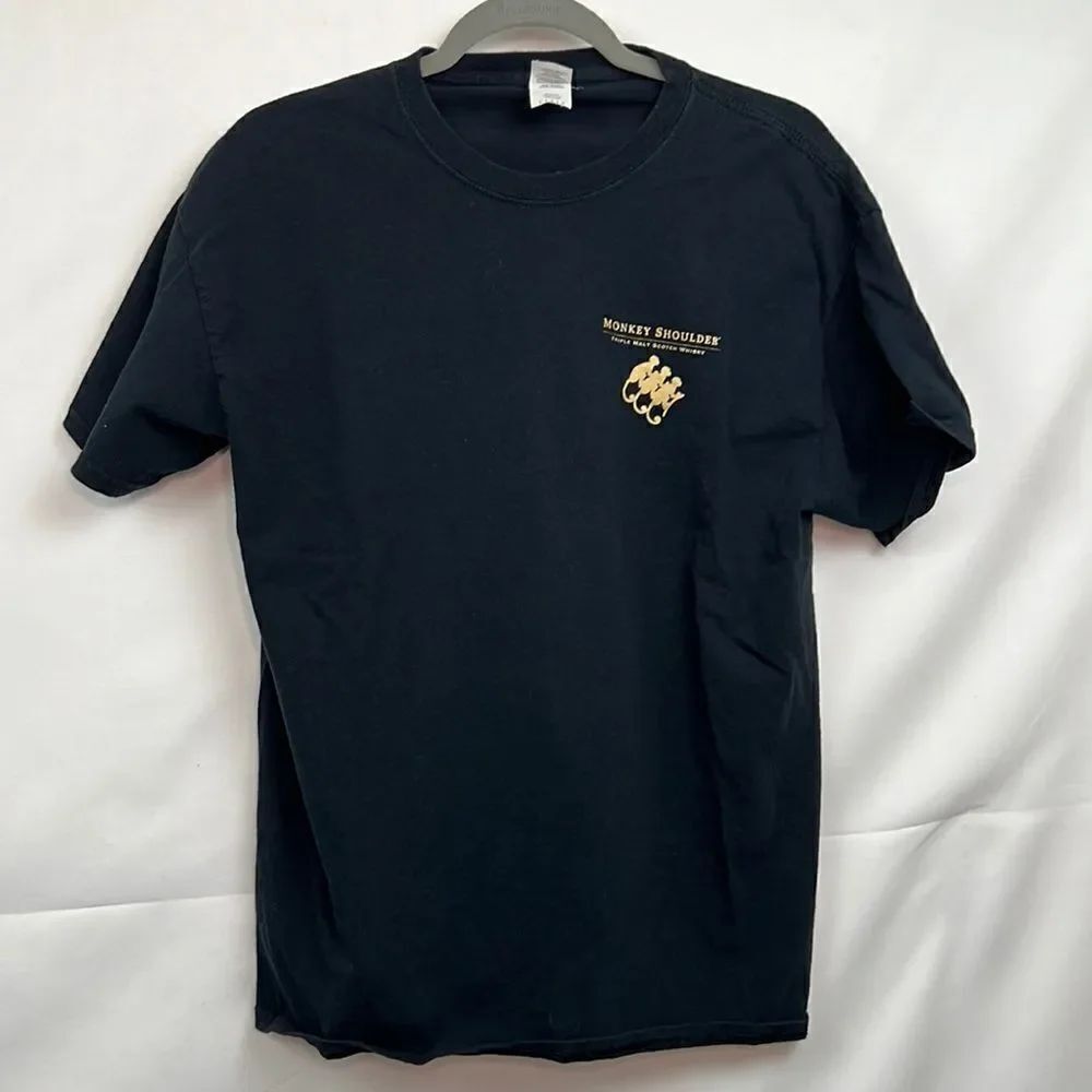 Gildan Black cotton. Short sleeve Monkey Shoulder graphic T-shirt size large